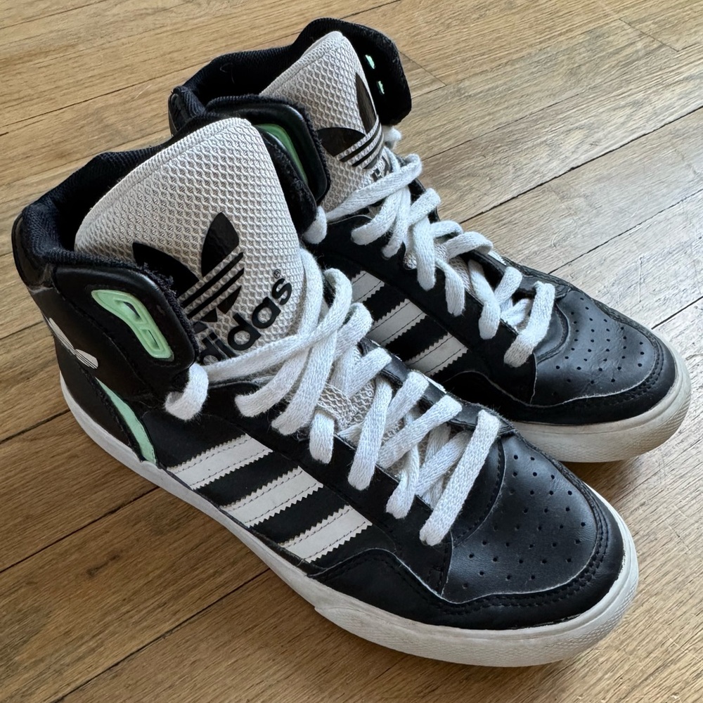 Adidas Extaball Sneakers 5.5
